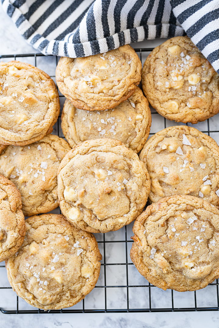 salted caramel toffee cookies on a cookie cooling rack